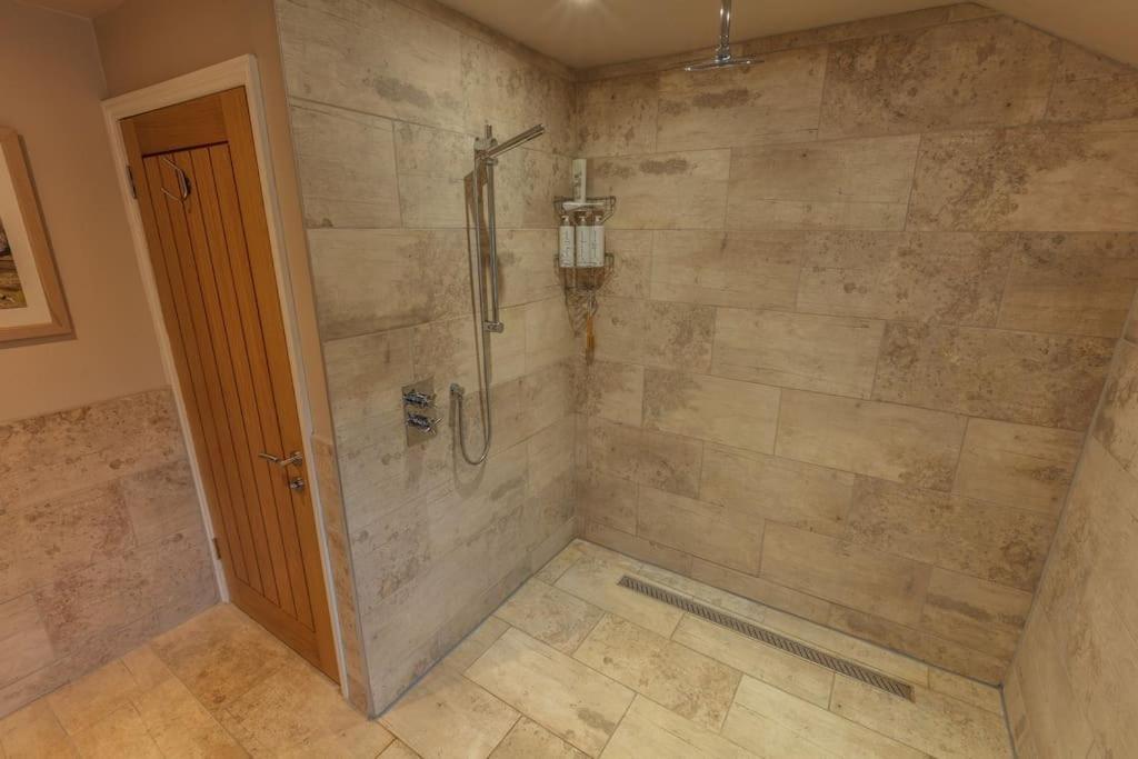 Halfmoon Lodge @ Knights Hole Wheelchair Access Cranbrook Exterior foto